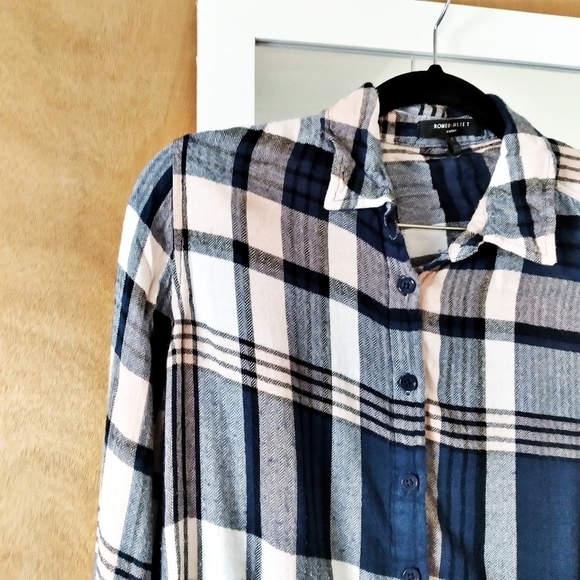 Romeo + Juliet Couture Plaid Button Down Shirt - Picture 5 of 8